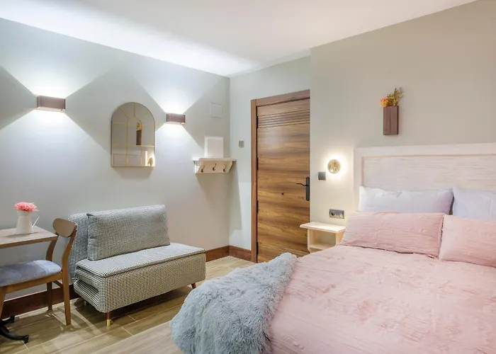 El Rincón De Andrea Estudios * Biescas (Aragon)